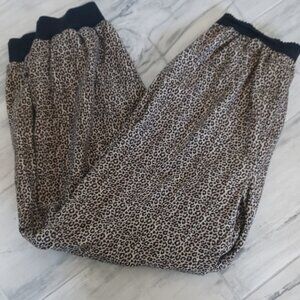 Mix IT Leopard Stretch Waist Pajamas or Workout Wear Size Medium